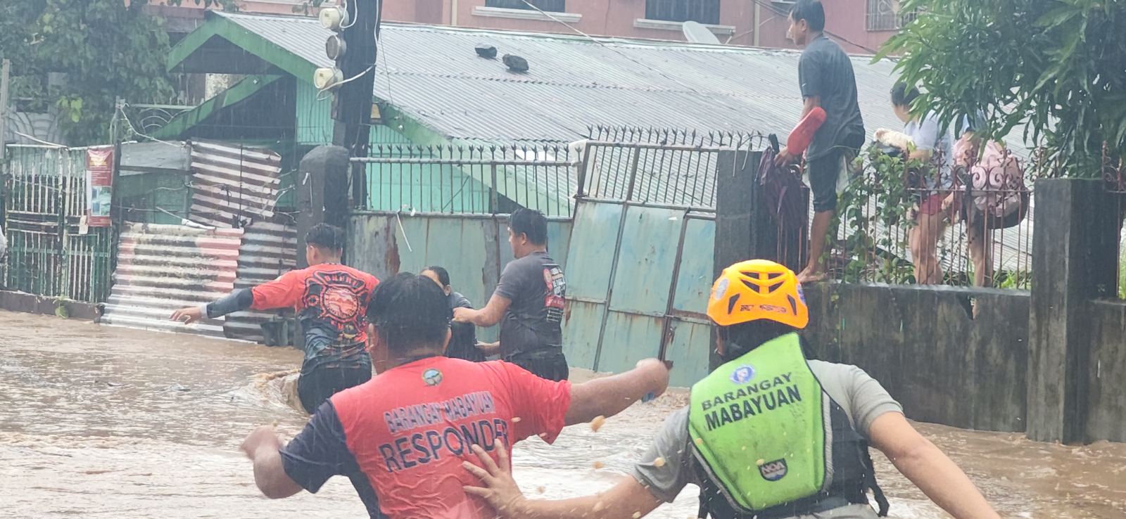 Olongapo lubog sa baha, mga ilog umapaw