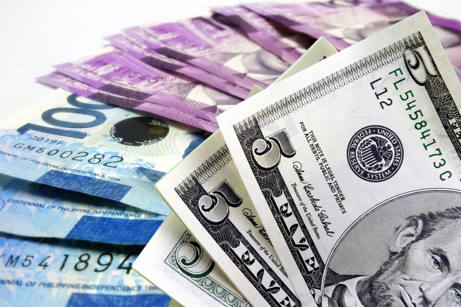 Piso sumadsad sa P62.69/$1