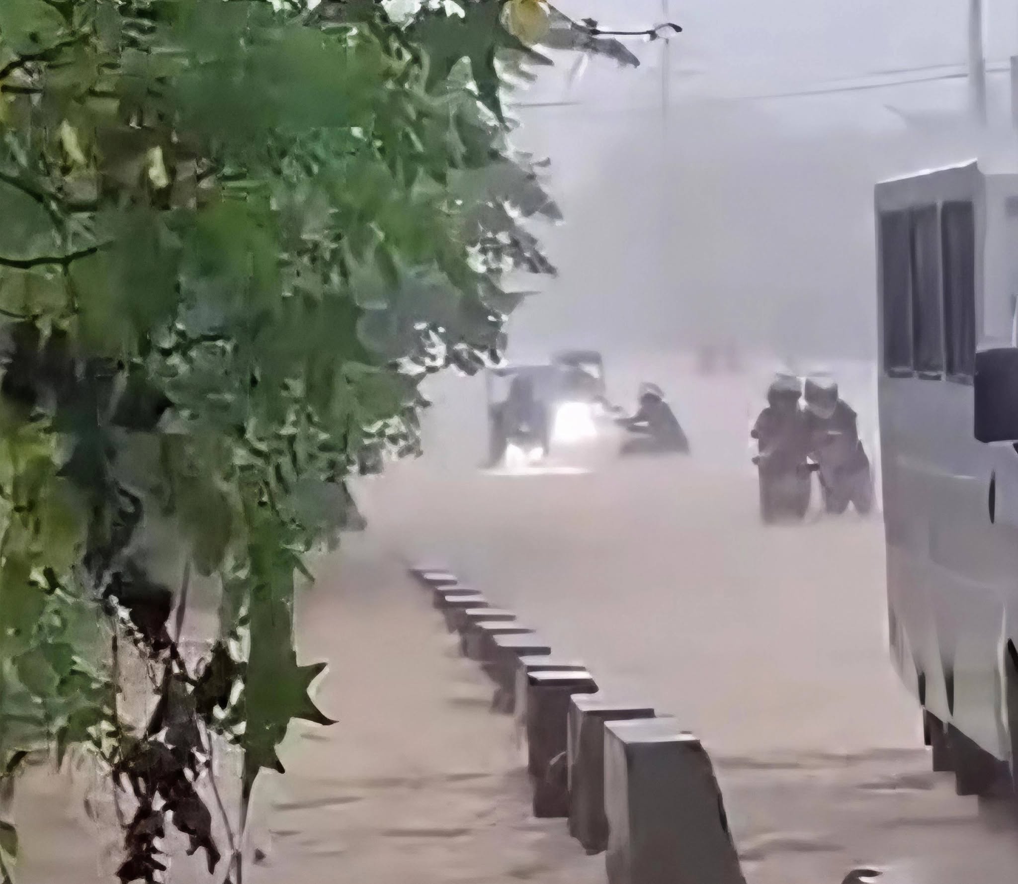 43 Patay sa habagat, bagyo; 5 nawawala