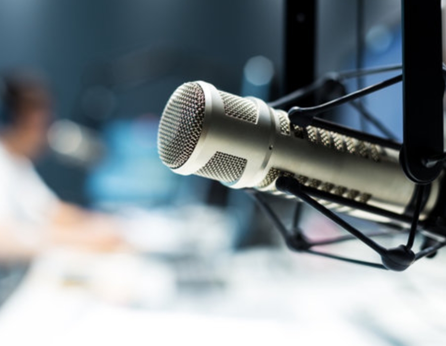 Broadcaster pinagbabaril sa Albay ng riding-in-tandem